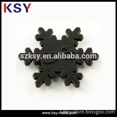 Wholesale custom snowflake-shaped metal bags label